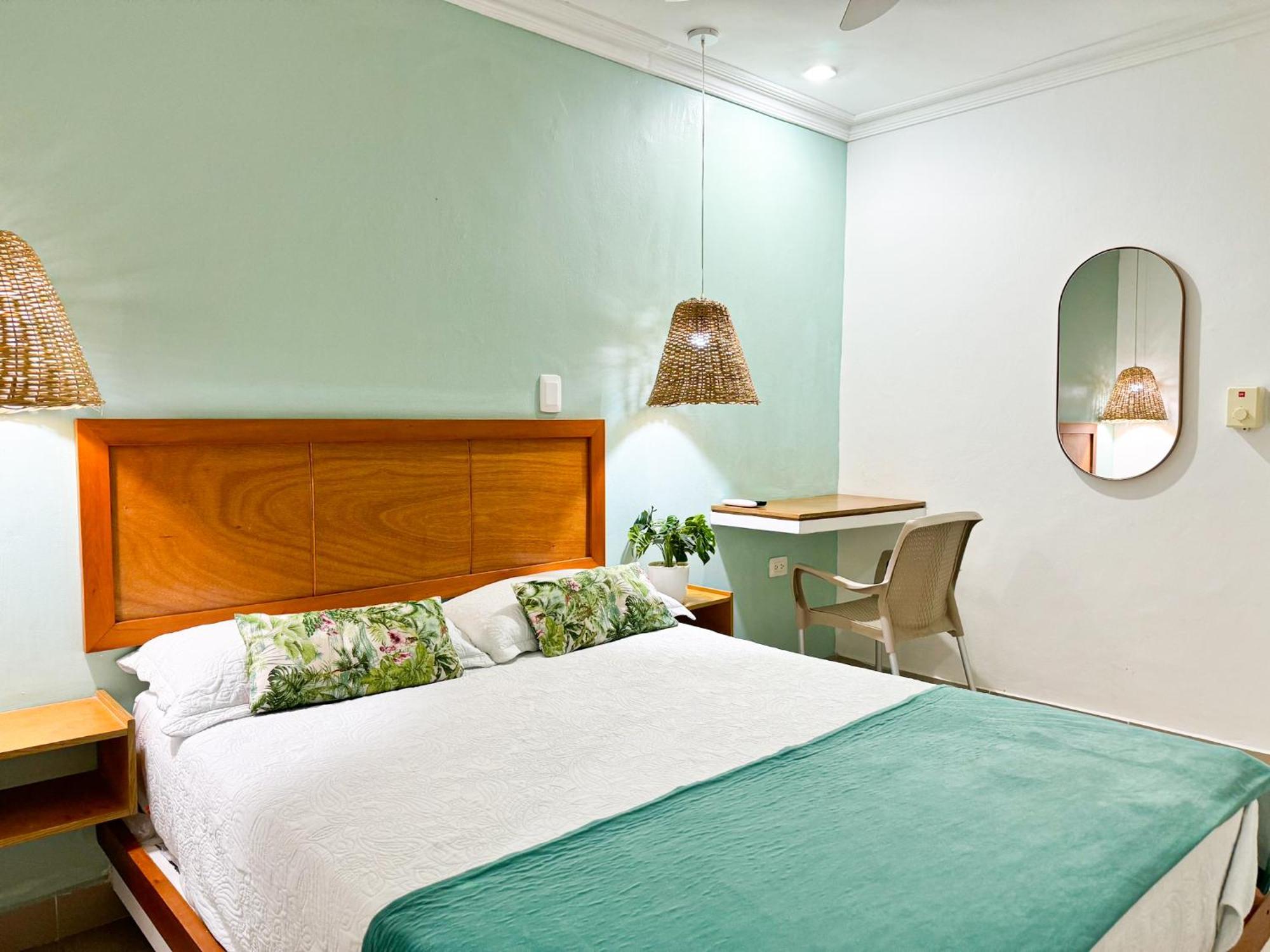 Hotel Valladolid Santa Marta  Eksteriør billede