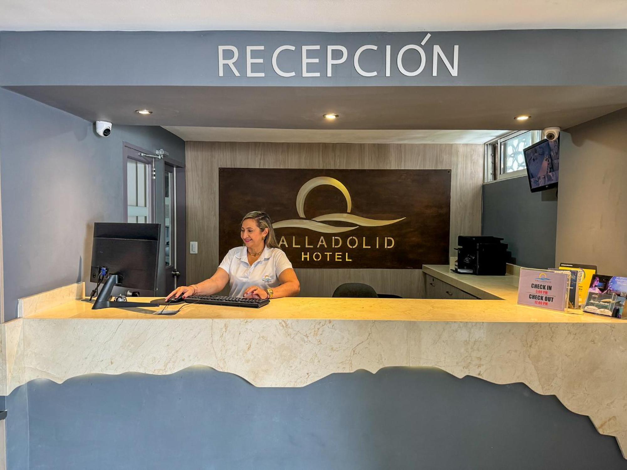 Hotel Valladolid Santa Marta  Eksteriør billede